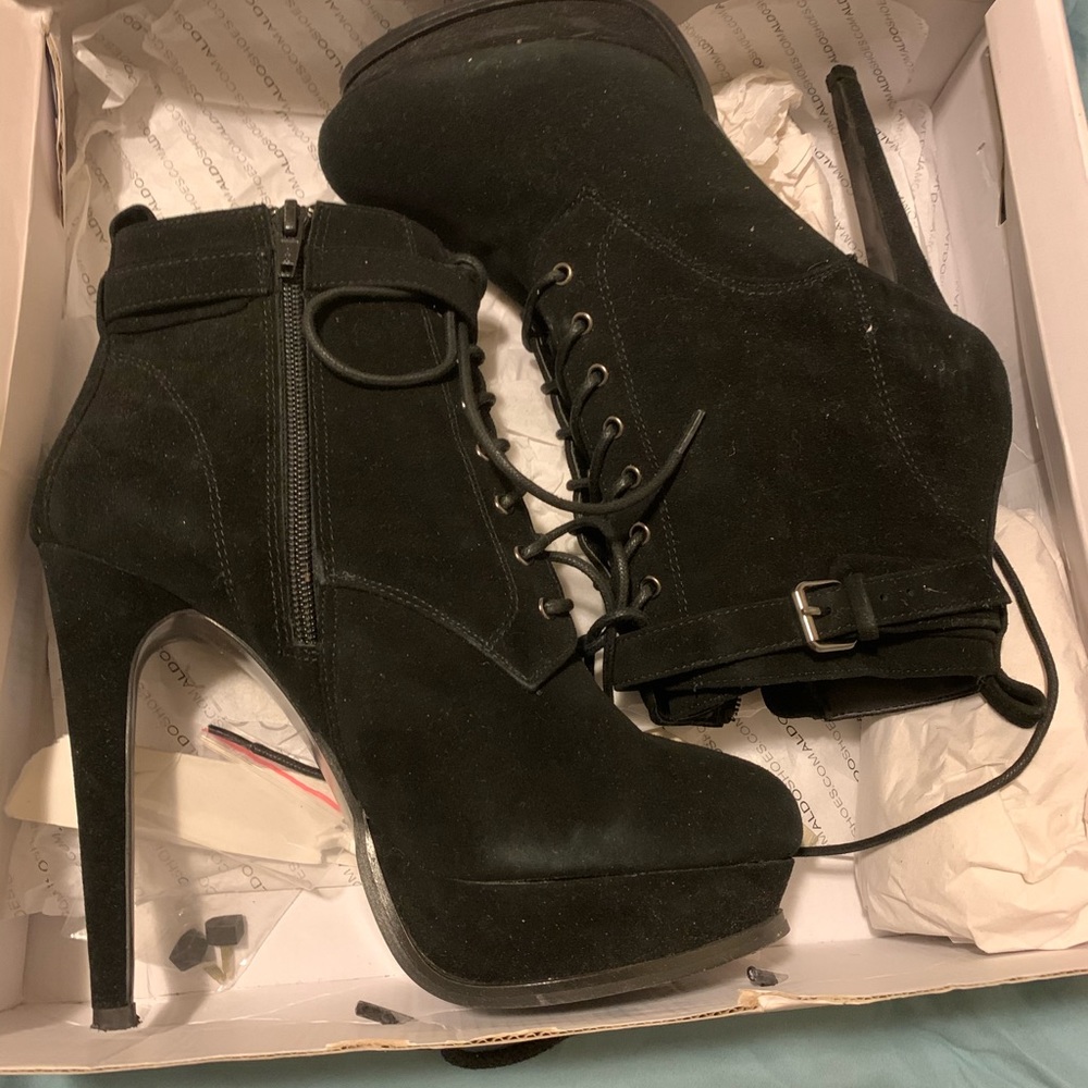 Aldo Cute black platform booties
